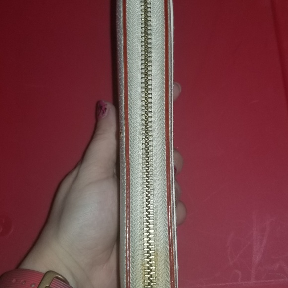 Kate Spade Wallet - Picture 4 of 7